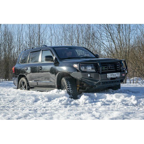 Бампер РИФ силовой передний Toyota Land Cruiser 200 2007-2015 c доп. фарами, защитной дугой и защитой бачка омывателя